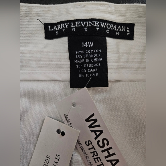NWT - Larry Levine Cotton Stretch White Jeans - Size 14W - Picture 6 of 9